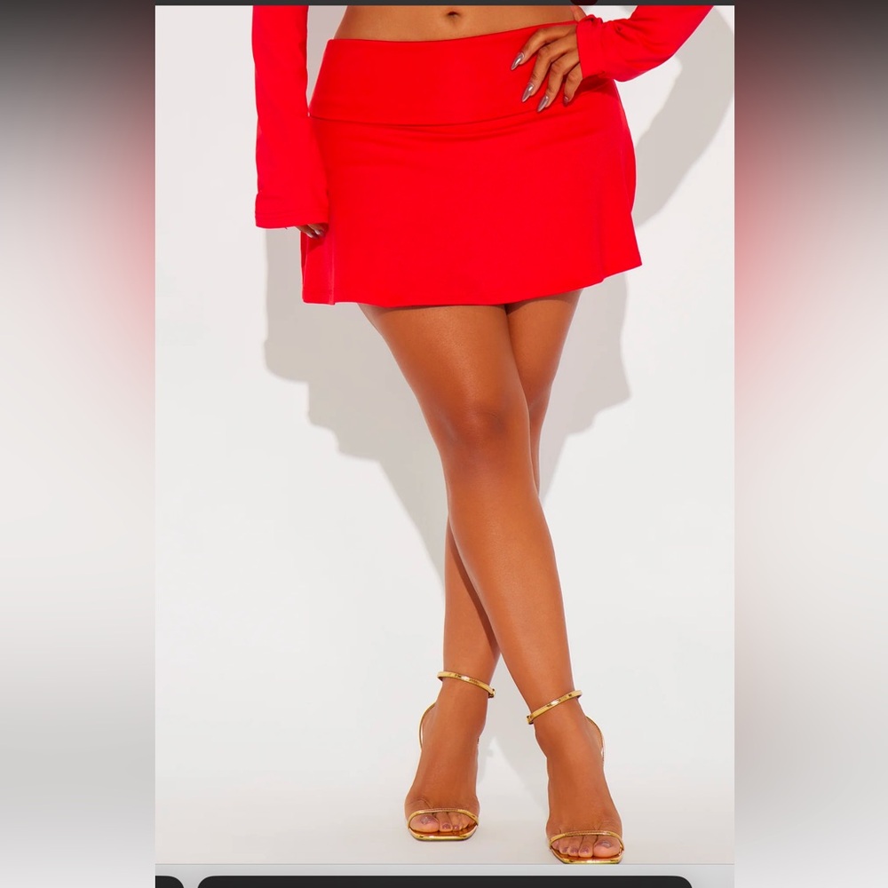 Red foldover waistband skort

Brand new